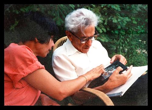 Erdos talking - with paper at the ready. 